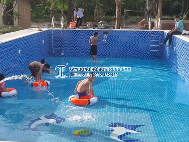 thi-cong-ho-boi-tai-tan-uyen-binh-duong-01.jpg